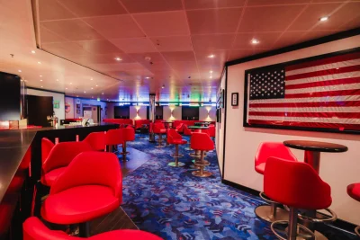 Bar and cafe