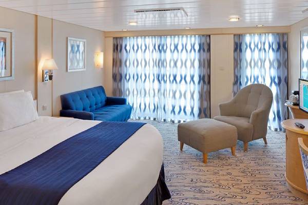 Example suite cabin: Junior Suite
