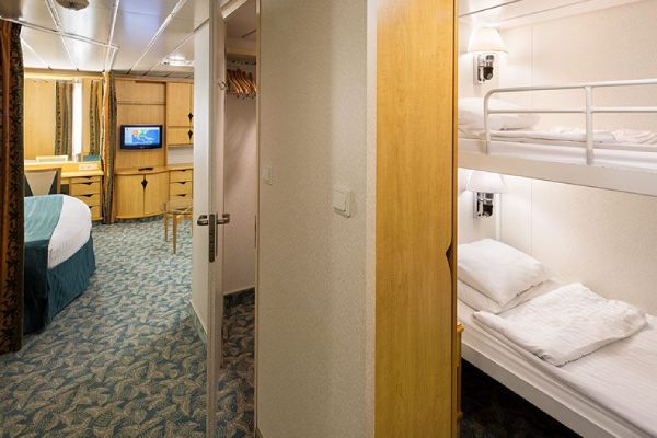 Category 1R Stateroom