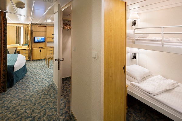 Category 1R Stateroom