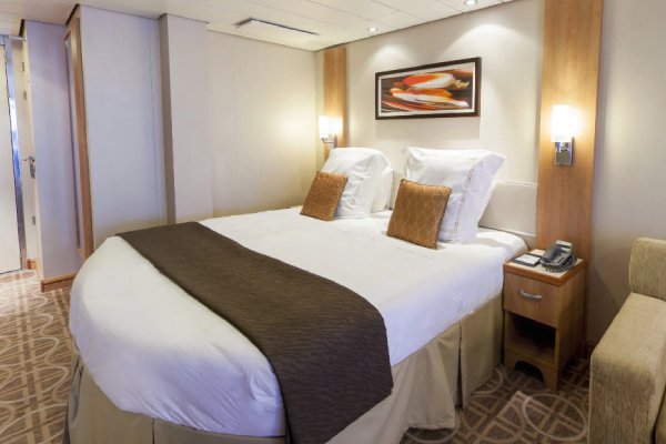 Example suite cabin: Sunset Sky Suite