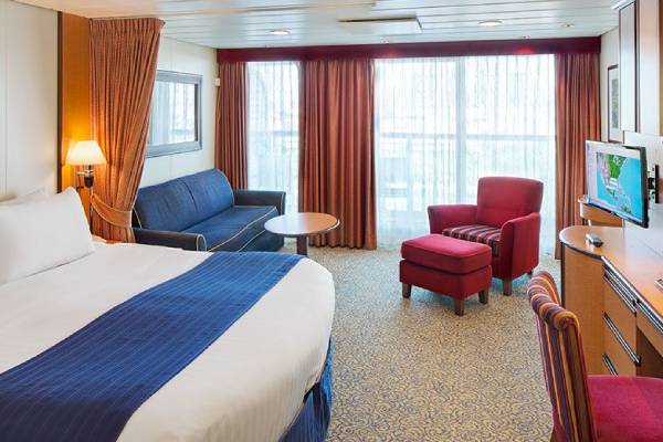 Example suite cabin: Junior Suite